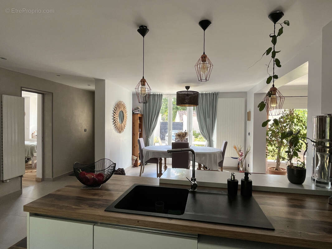 Maison à LA CHAPELLE-LA-REINE