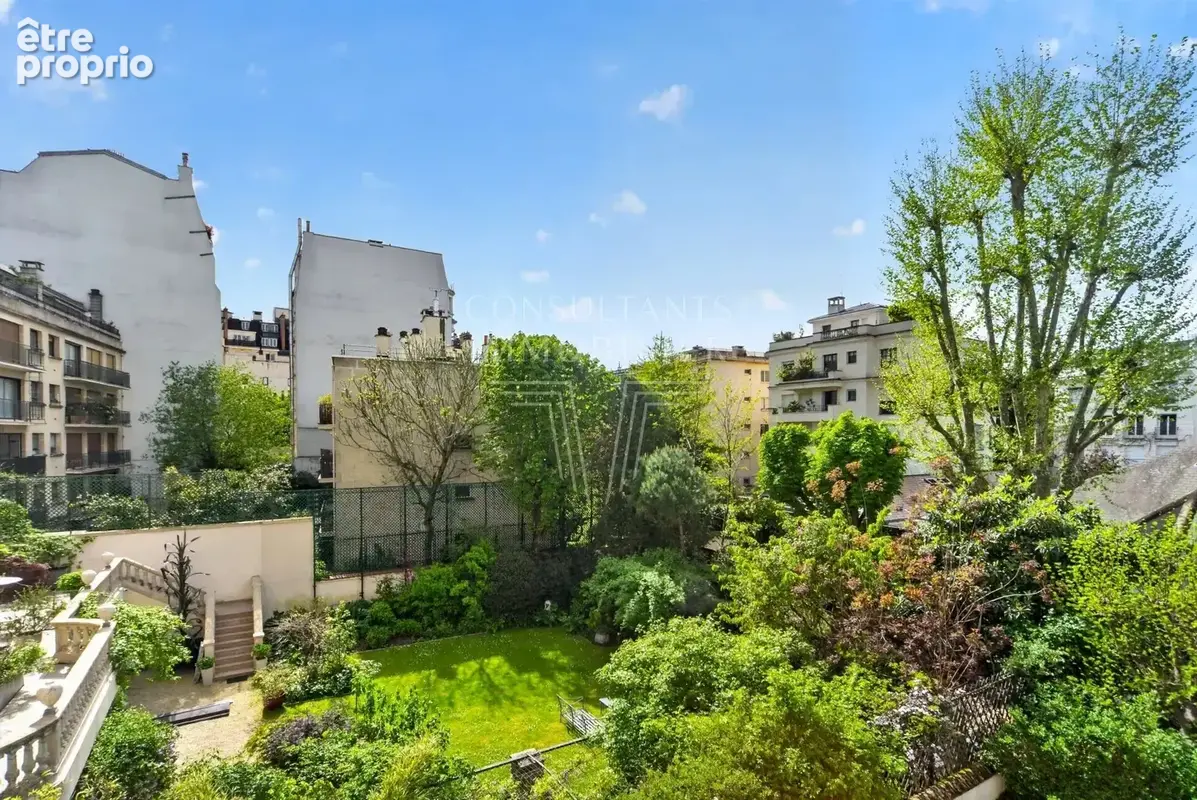 Neuilly saint-james. superbe "ancien" familial - photo 12