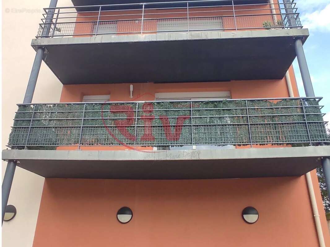 Appartement à LES ROCHES-DE-CONDRIEU