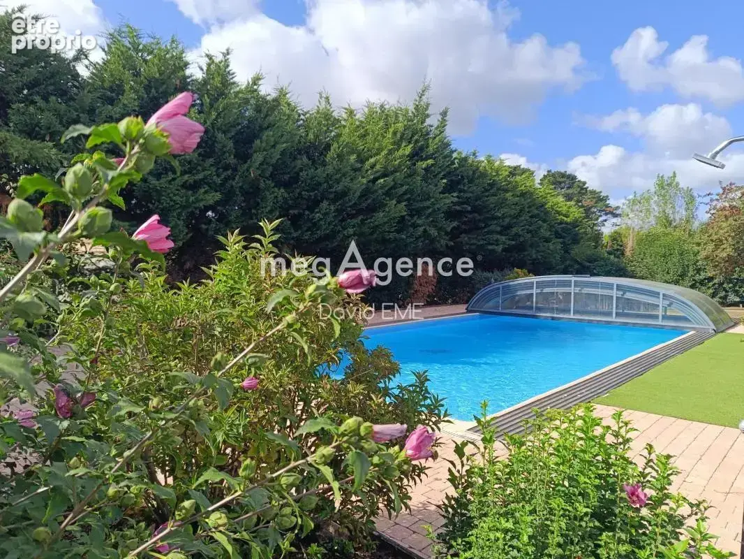 9 Pièces, 166 m2, 6 chambres, Piscine, ST CHRISTOPHE DU LIGNERON - photo 5