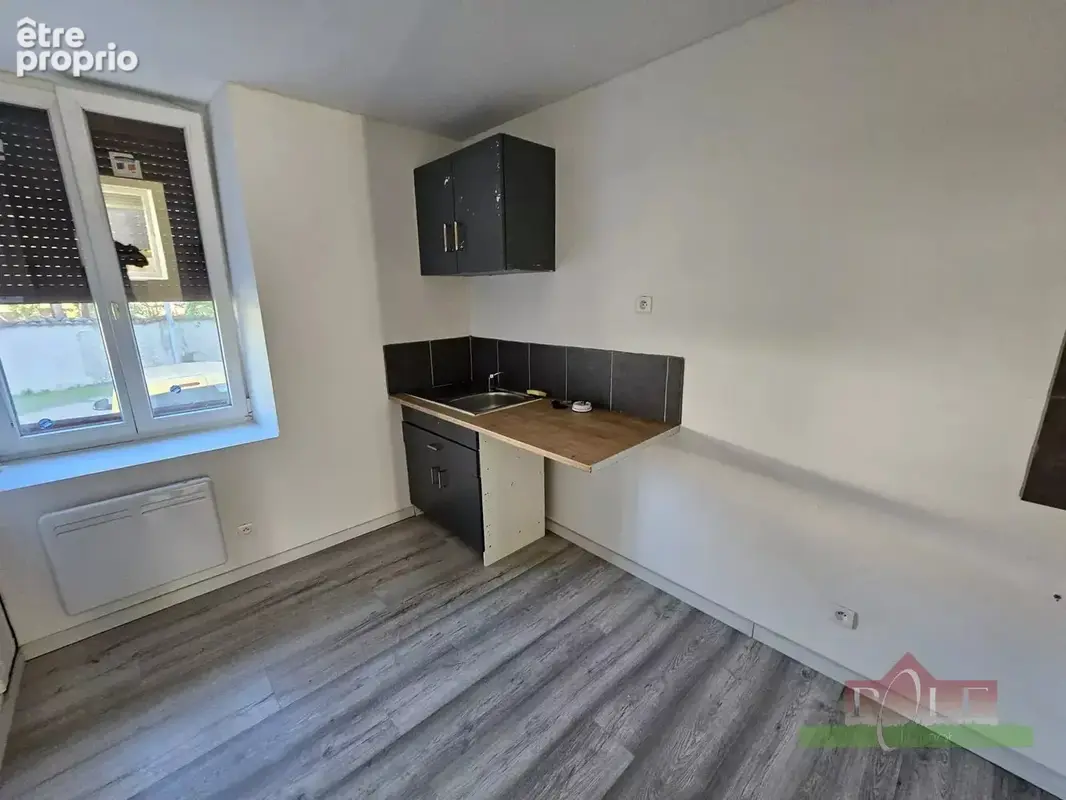 ESTRABLIN, Immeuble de 4 appartements avec terrain de 336m² - photo 3