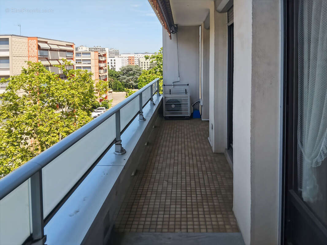 Appartement à LYON-8E