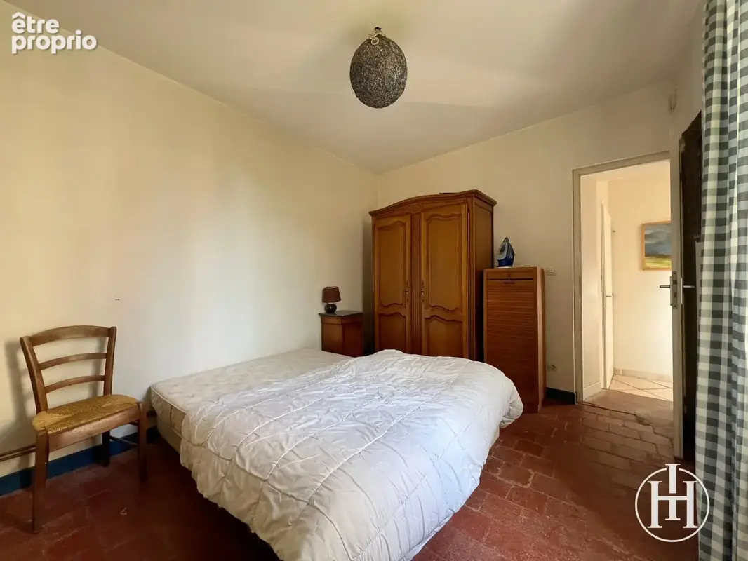 Orval   Maison en pierre avec jardin arboré de 1900 m2 et 4 chambres. - photo 10