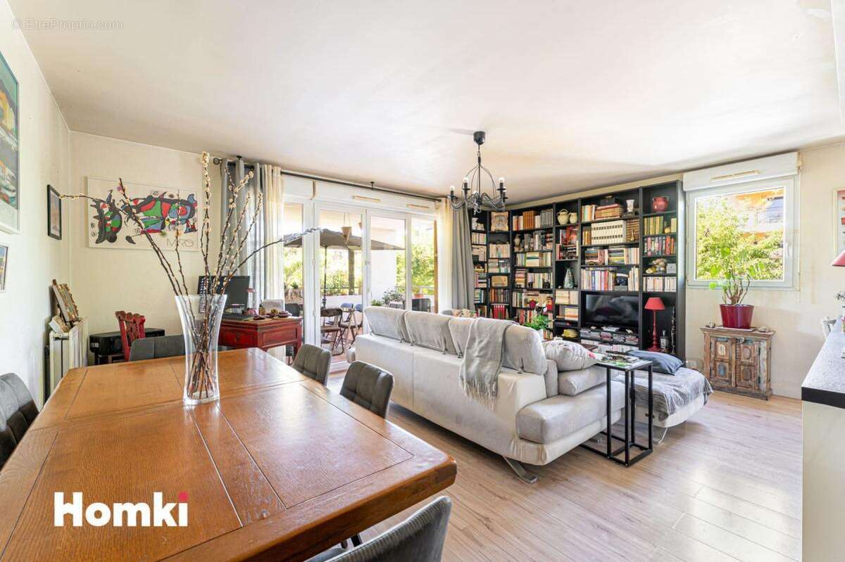 Appartement T3 de 72 m² avec grande terrasse à Parc Athéna Marseille 13013 - photo 2