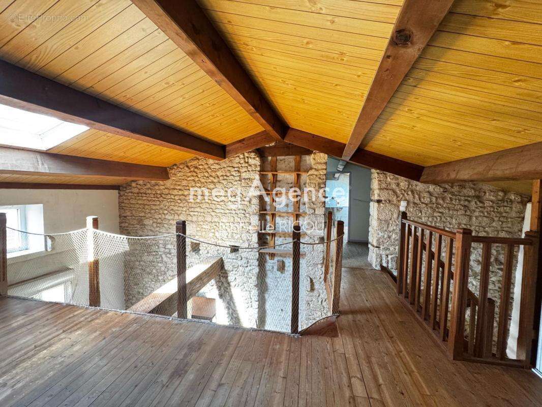 Maison à BOURCEFRANC-LE-CHAPUS