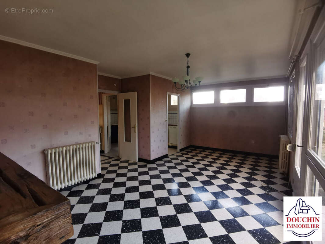 Maison à DOMLEGER-LONGVILLERS