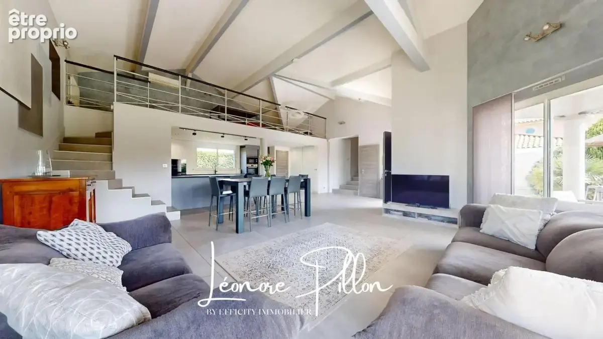 Maison 211 m² à Chassieu  - photo 4