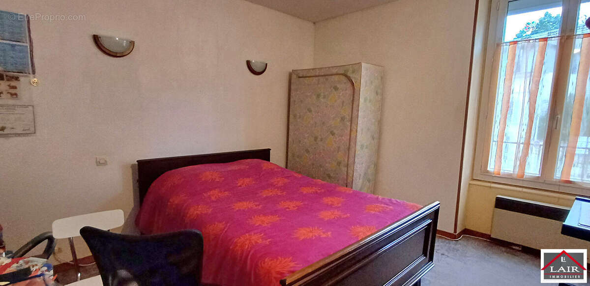 Maison à VILLAINES-LA-JUHEL