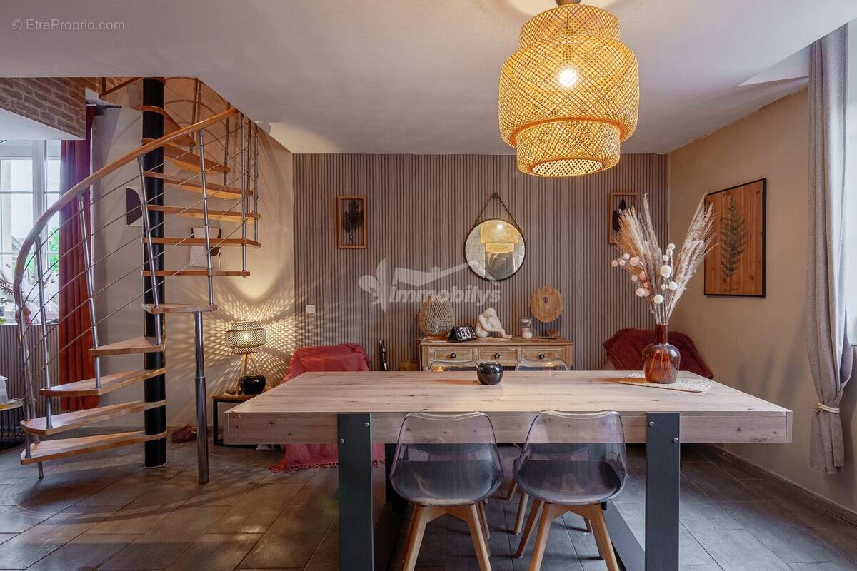 Maison à BRANCOURT-EN-LAONNOIS