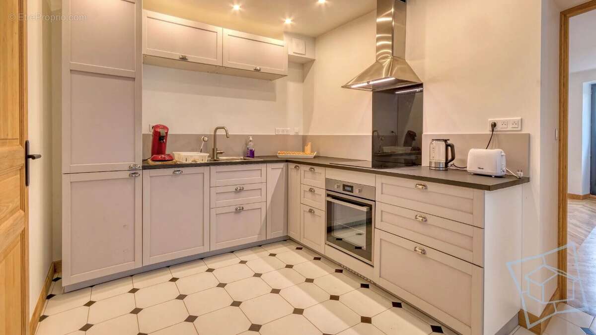 Maison à VOISINS-LE-BRETONNEUX