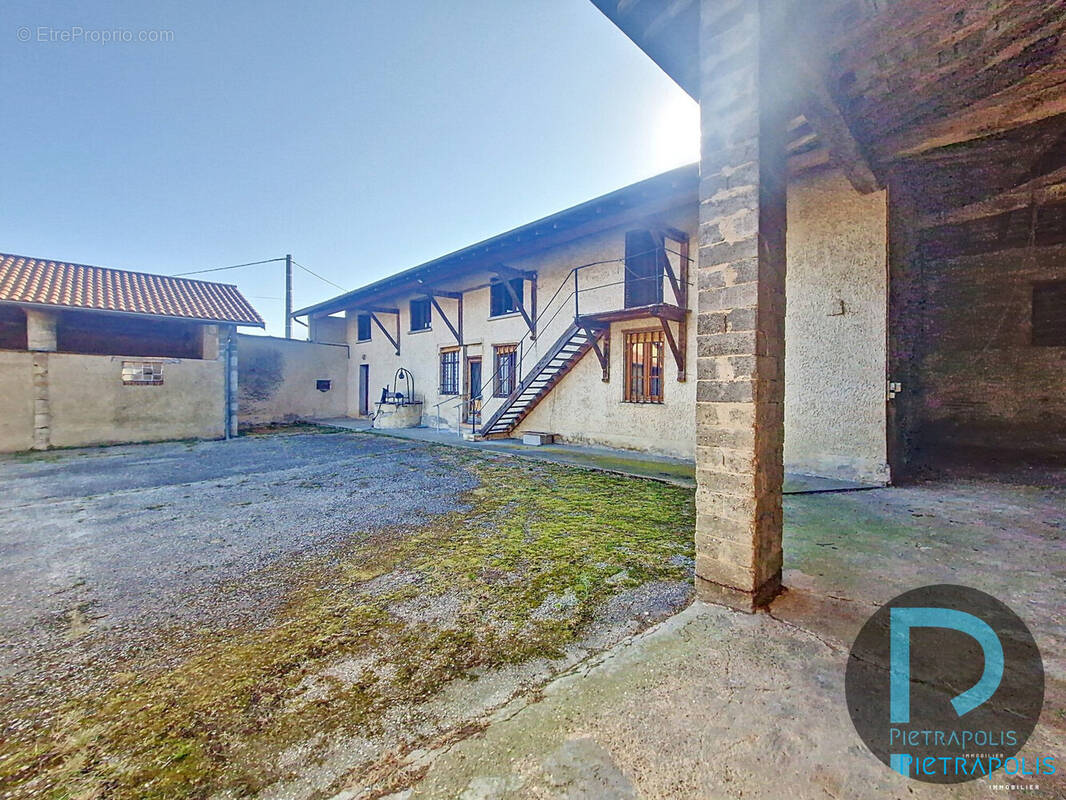 Maison 193 m² à Villars-Les-Dombes  - photo 3