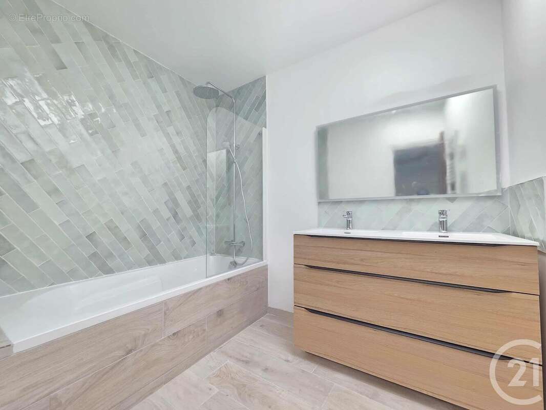 Appartement à LE CASTELLET