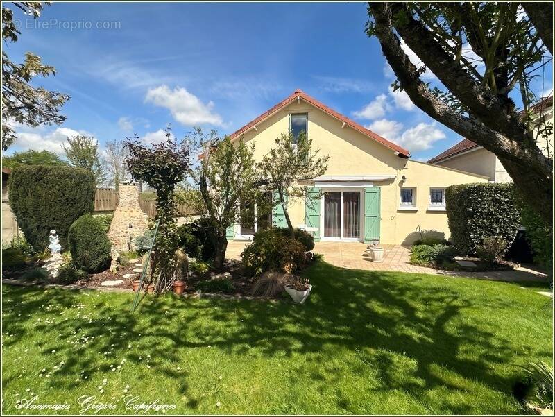 Maison à COURVILLE-SUR-EURE