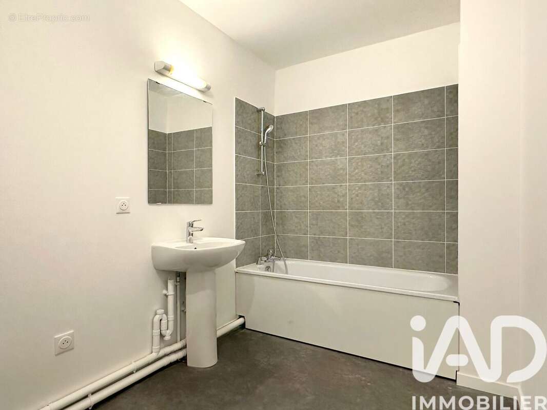 Photo 9 - Appartement à LA COURNEUVE