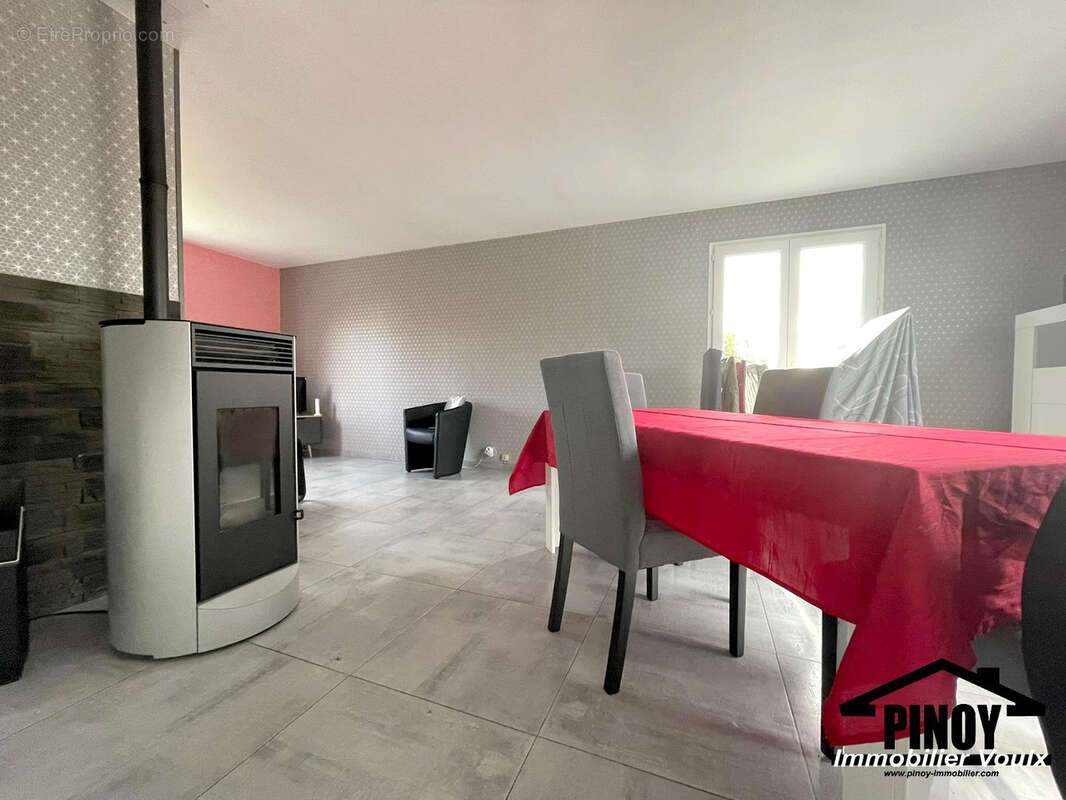 Maison à VILLETHIERRY