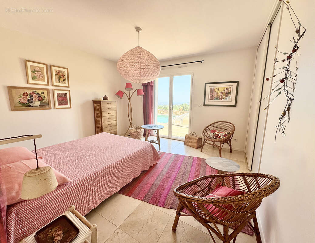 Maison à PEYMEINADE