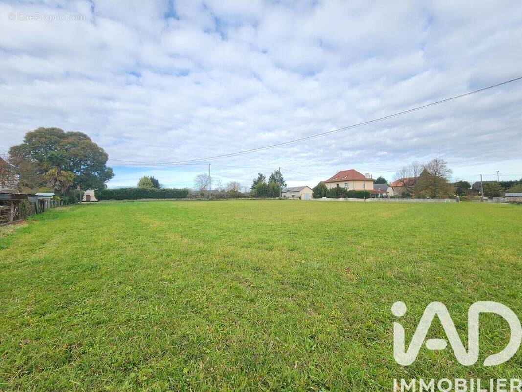 Photo 1 - Terrain à ESPES-UNDUREIN