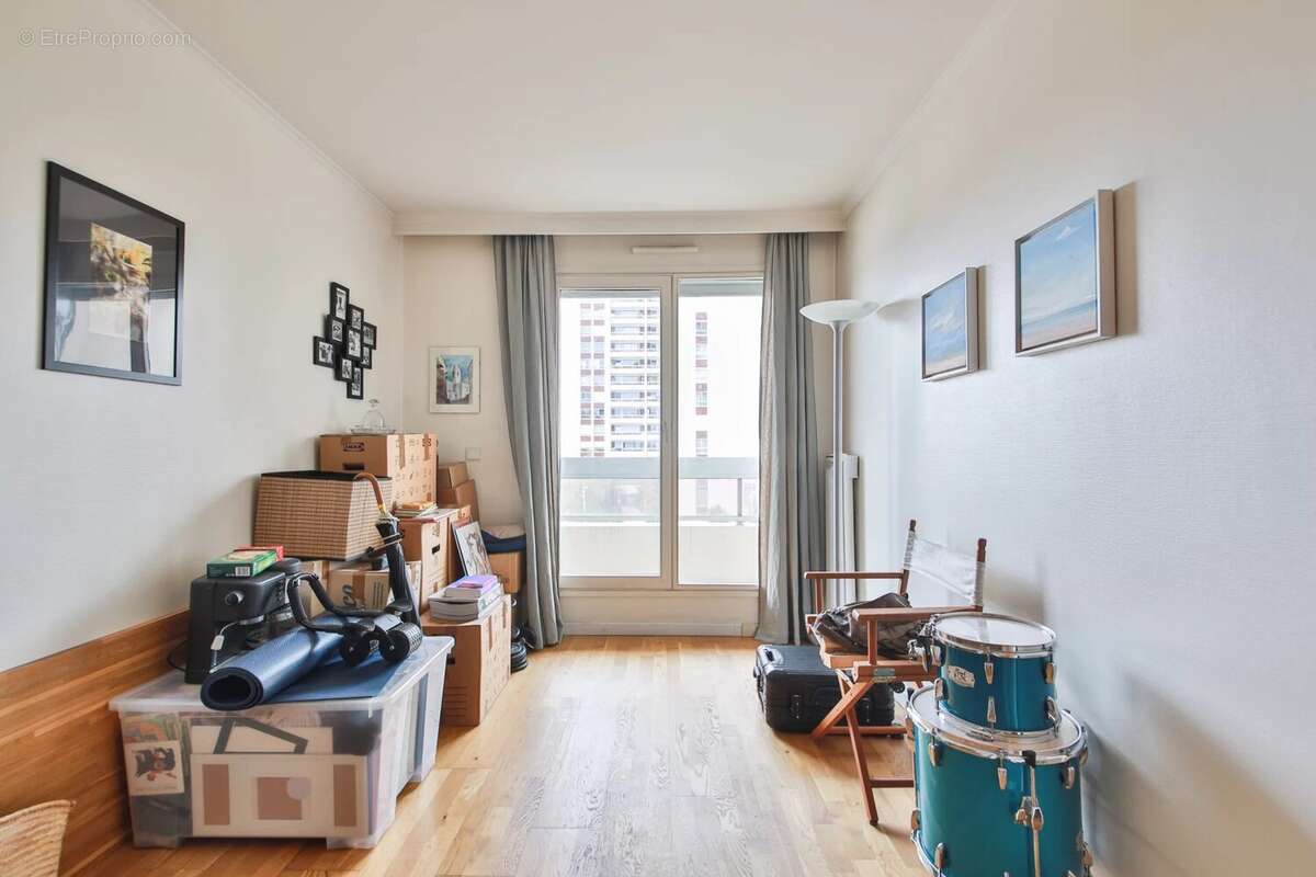Appartement à ISSY-LES-MOULINEAUX