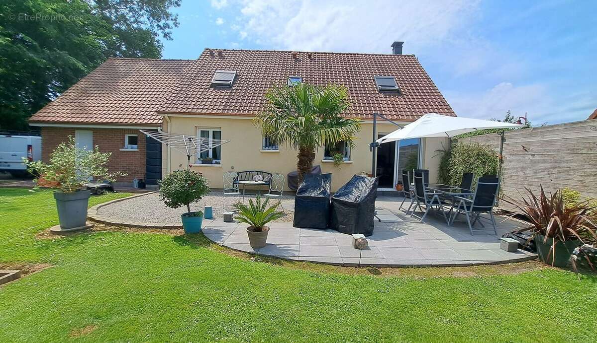 Maison à MOYENNEVILLE