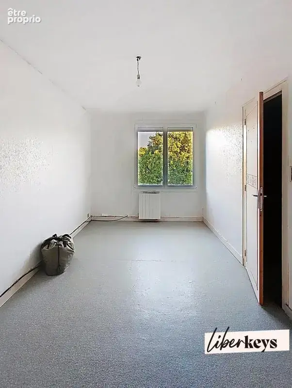 Face au Thouet une maison à rénover et terrain constructible à Fort potentiel - photo 6