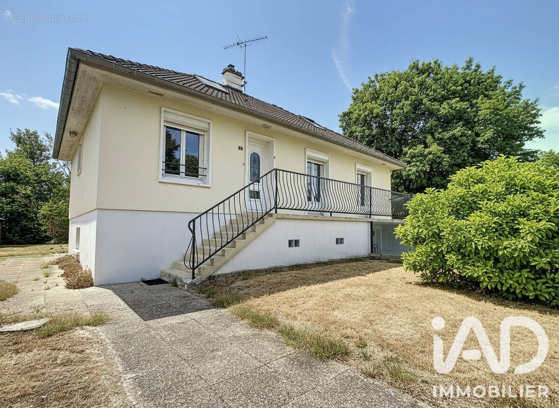 Photo 1 - Maison à CONNANTRE