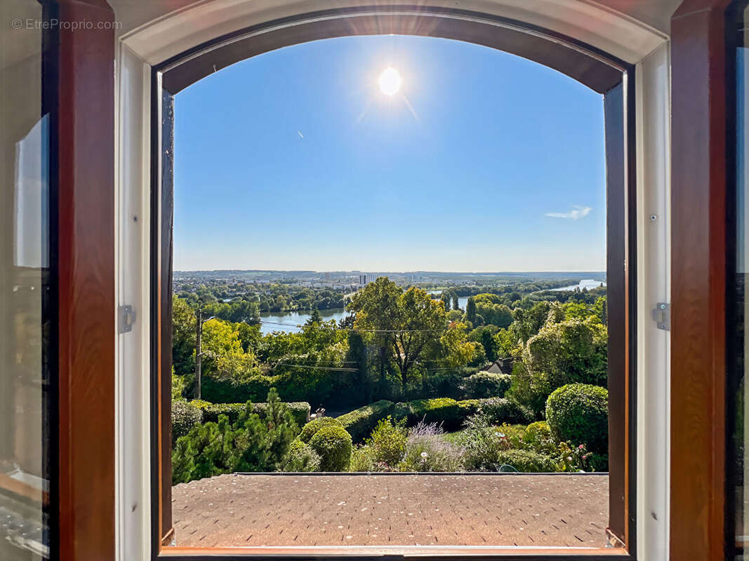 Maison à FOLLAINVILLE-DENNEMONT