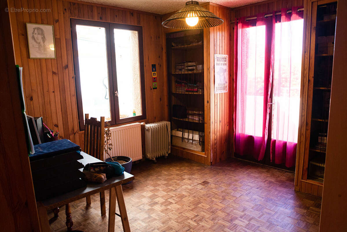 Maison à LE CHAFFAUT-SAINT-JURSON