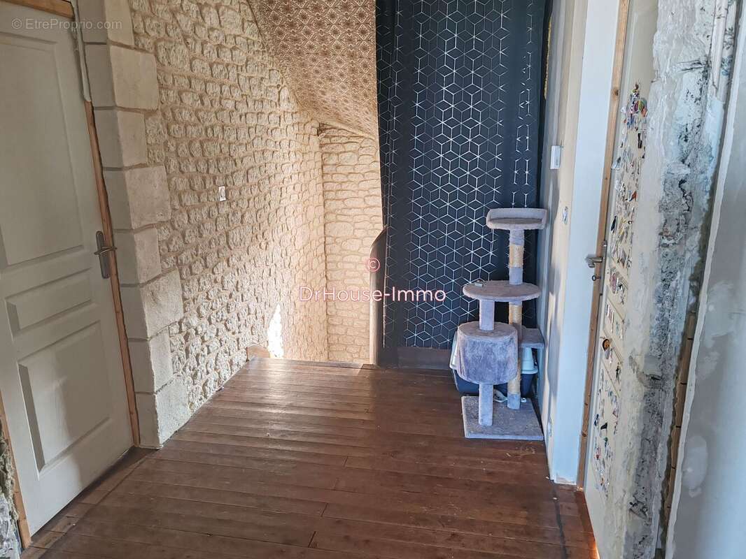 Maison 159 m² à Dange-Saint-Romain  - photo 35