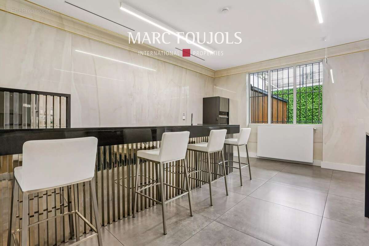 Paris 8 Monceau : immeuble de bureaux de 529 m² réparti sur 4 niveaux - photo 3