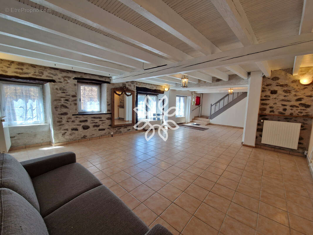 Maison en pierre de caractère au cœur de Lamothe - photo 6