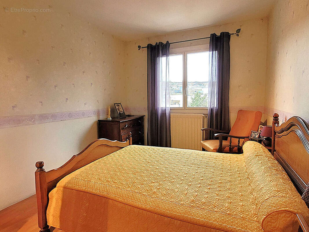 Appartement à BRIVES-CHARENSAC