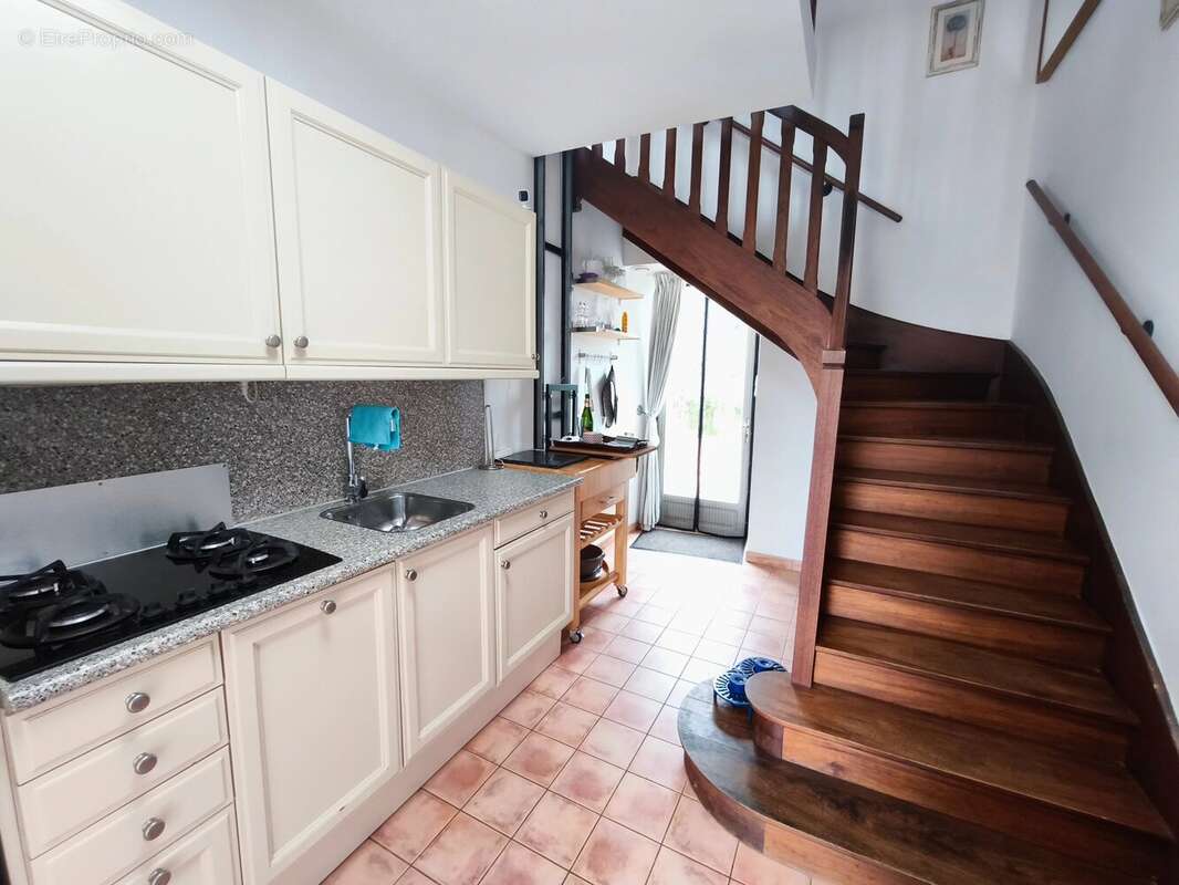 Charmant appartement en duplex de deux chambres au sein d'un magnifique domaine de château - photo 4