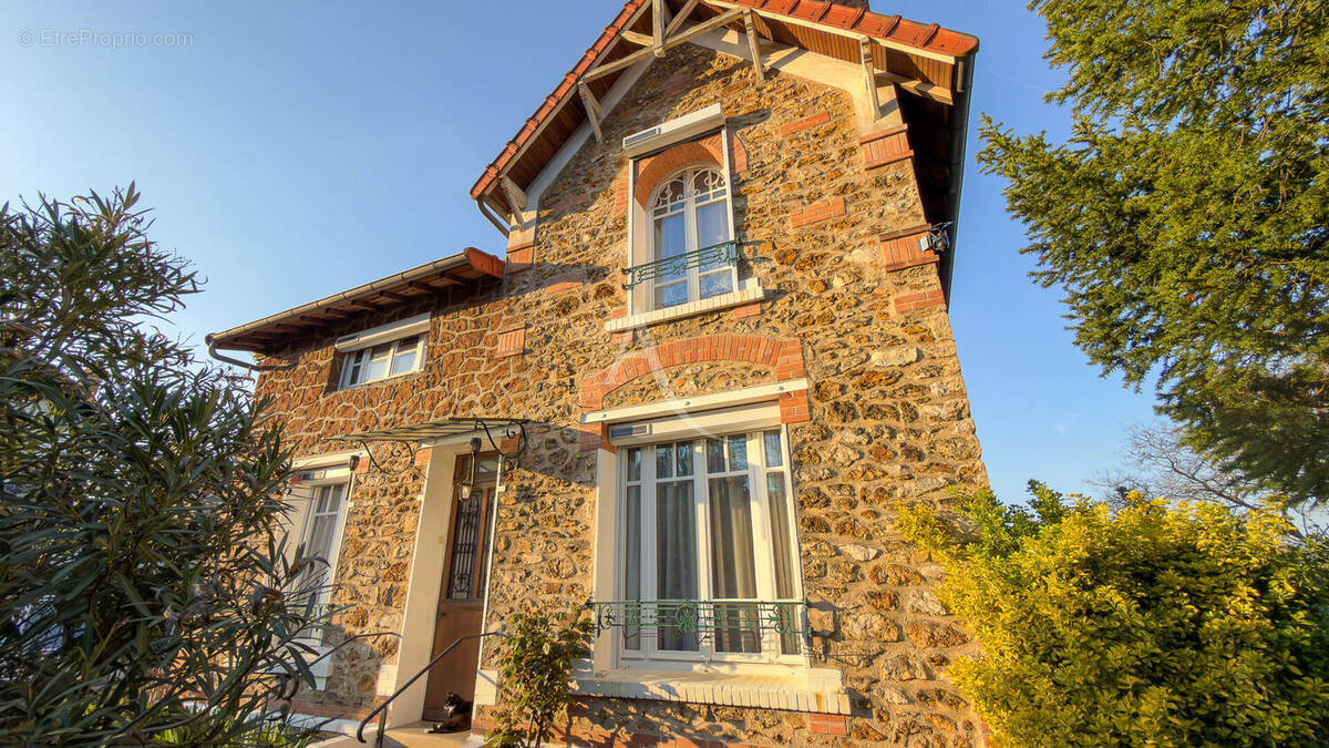 Maison à MONTGERON