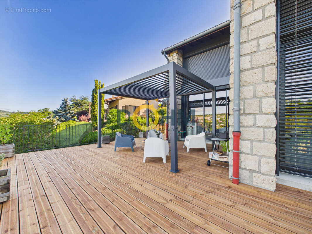Maison à BRIVES-CHARENSAC
