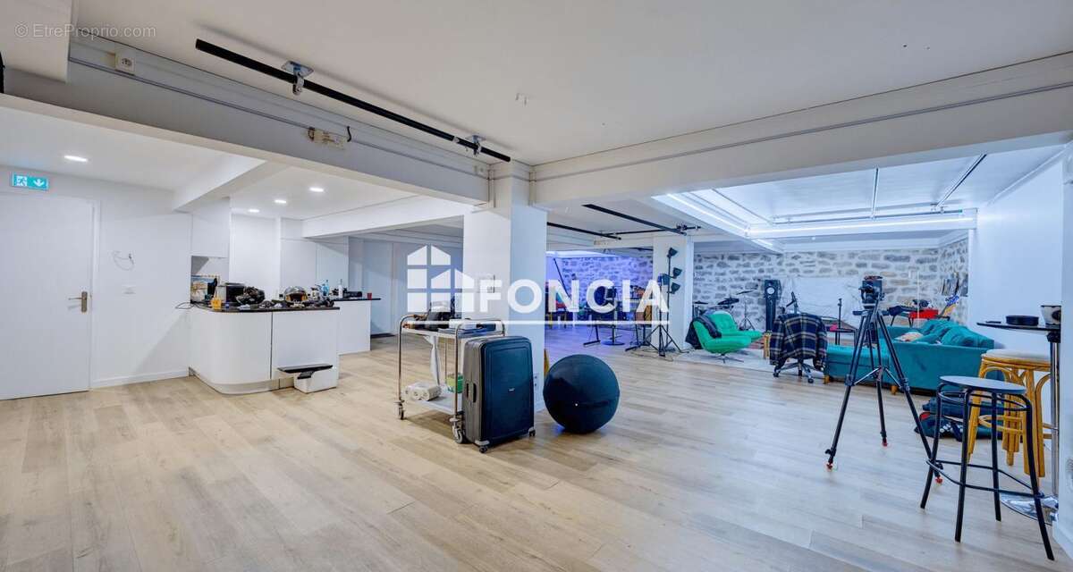 Appartement à PARIS-20E