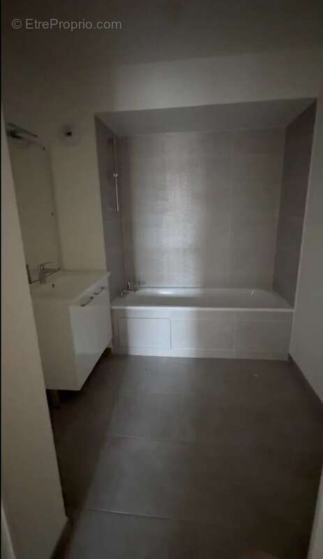 Appartement à AUBERVILLIERS