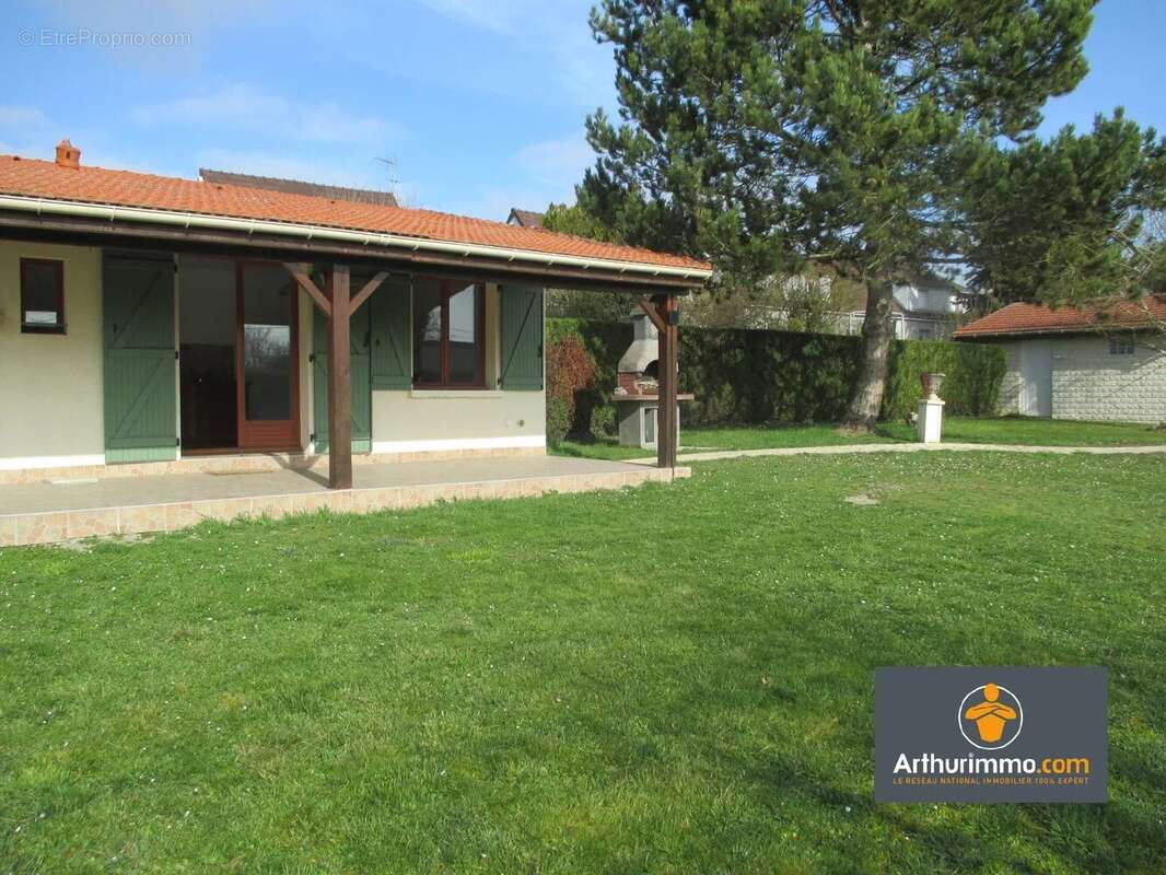 Maison à NEUFCHATEL-SUR-AISNE