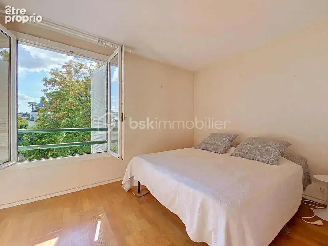 RUEIL-MALMAISON - 2/3 Pièces avec ascenseur, balcon cave et parking - photo 11