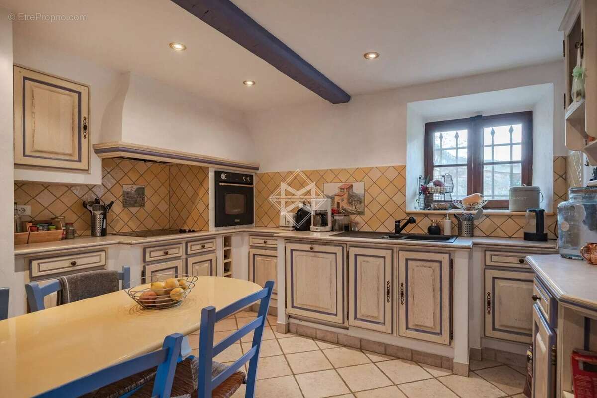 Maison à MONTAUROUX