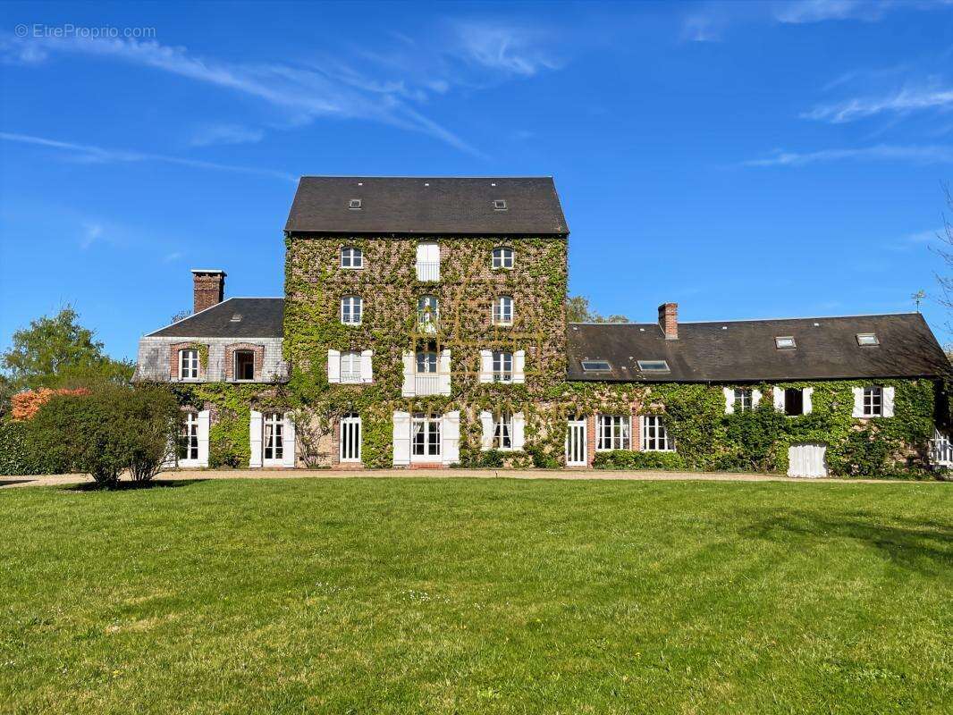 Propriété de prestige : ancien moulin de charme au cœur d’un écrin de verdure à 1h de Paris - photo 2