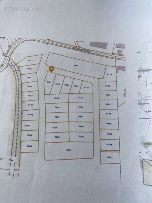 Terrain à BERTANGLES