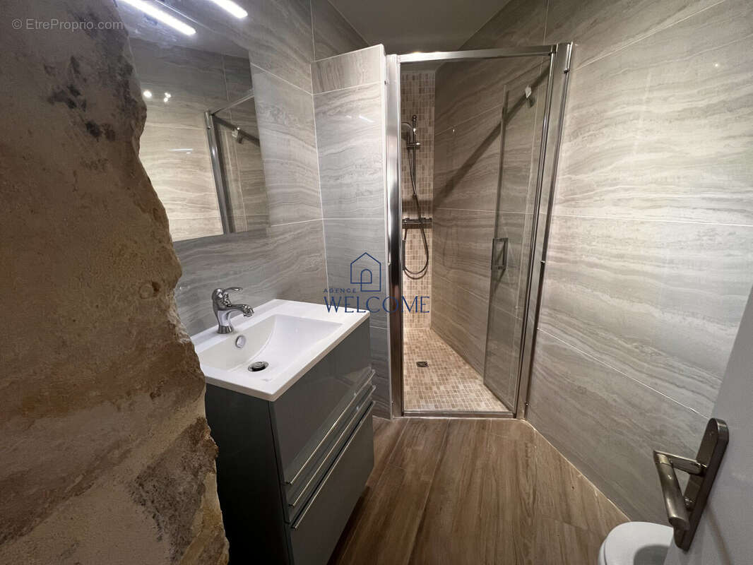 Commerce à VENDARGUES