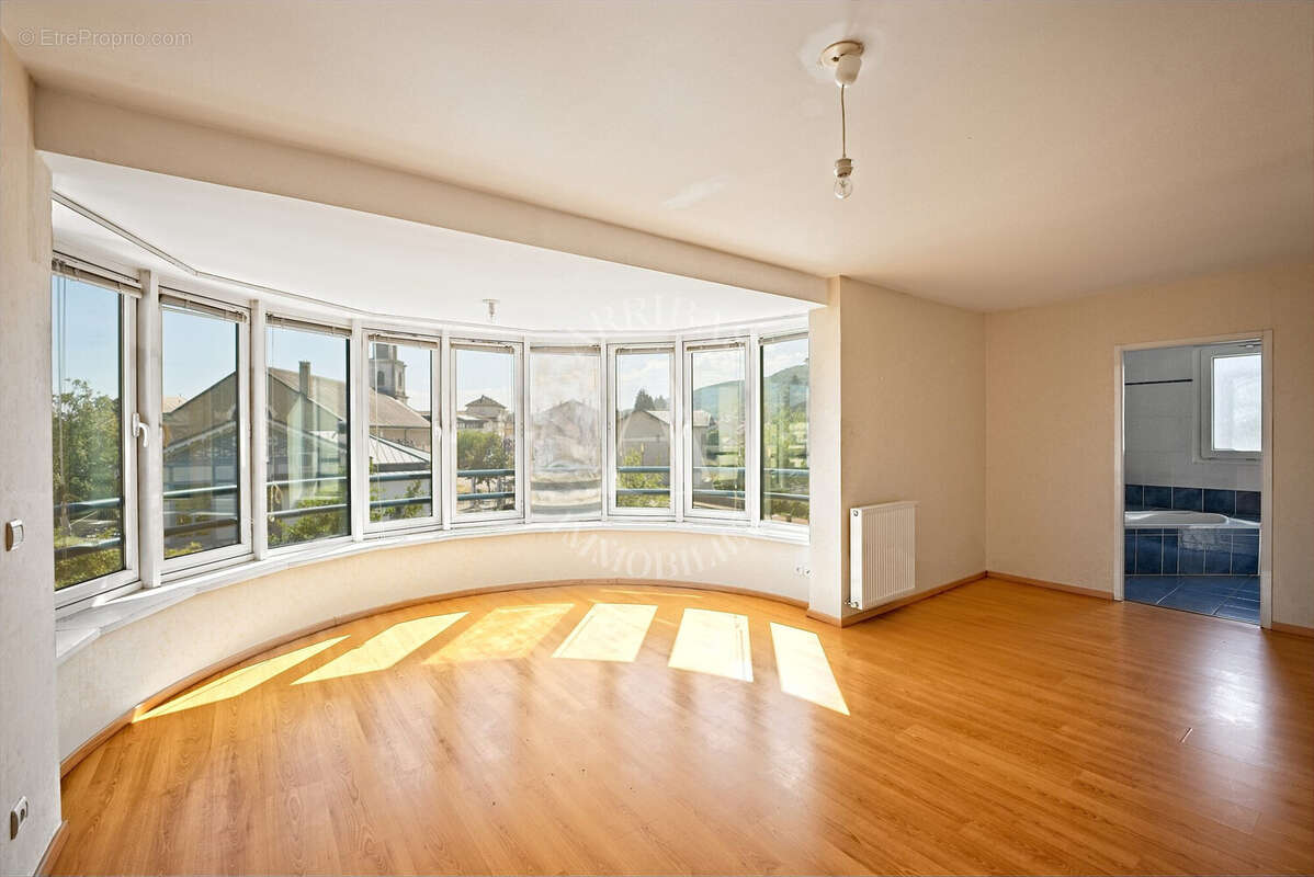 Appartement 125 m² à Divonne-Les-Bains  - photo 4