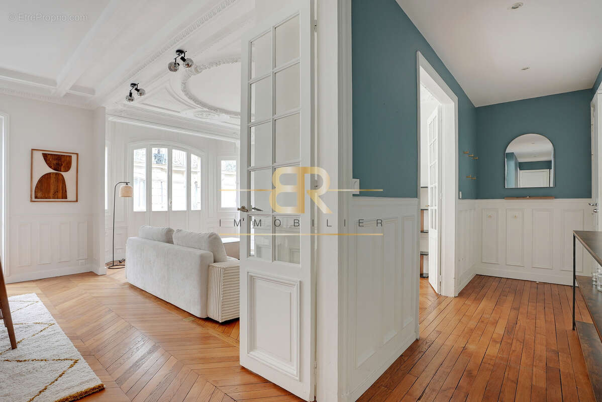 Appartement à PARIS-17E