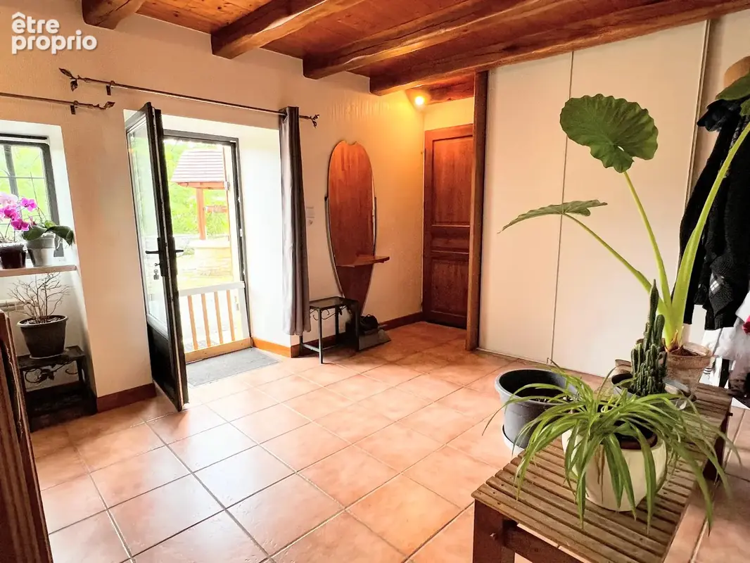 Maison en pierre pleine de caractère - photo 9
