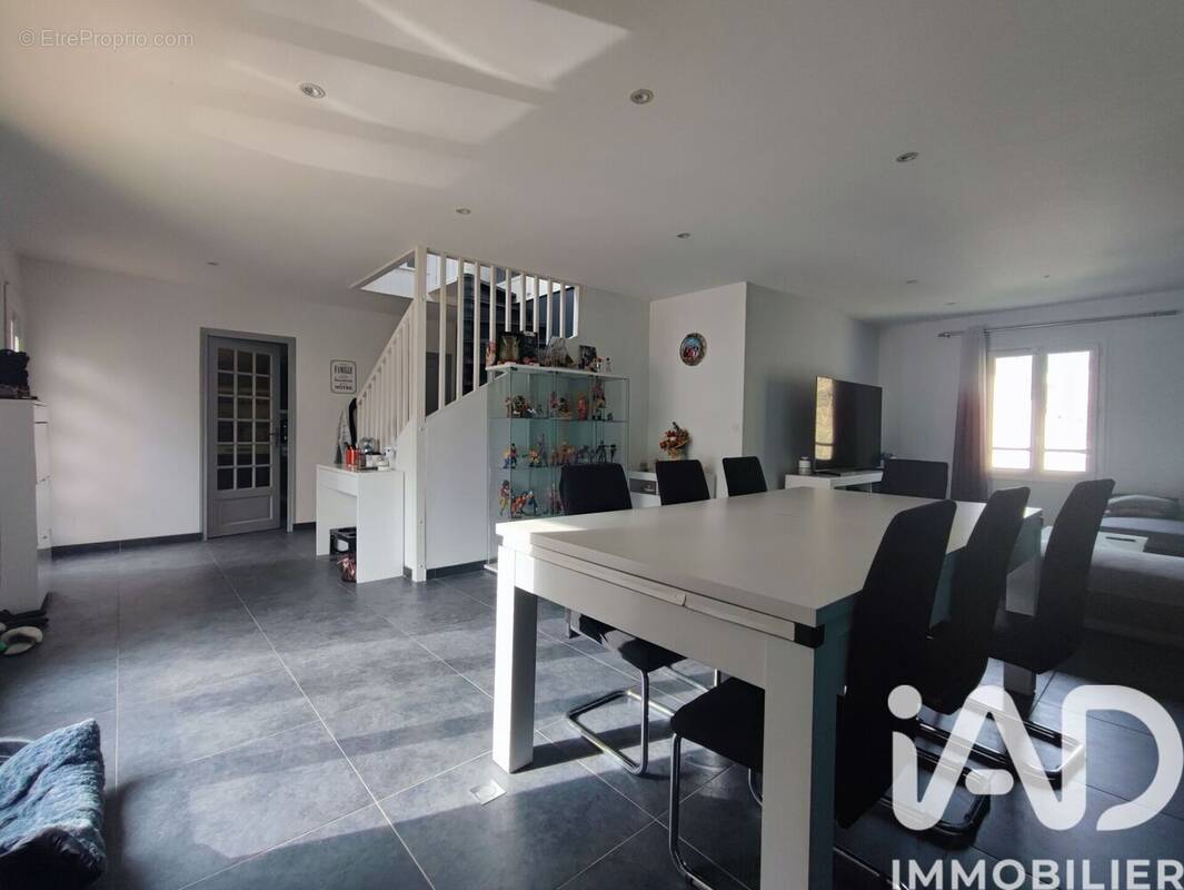 Photo 1 - Maison à MARINES