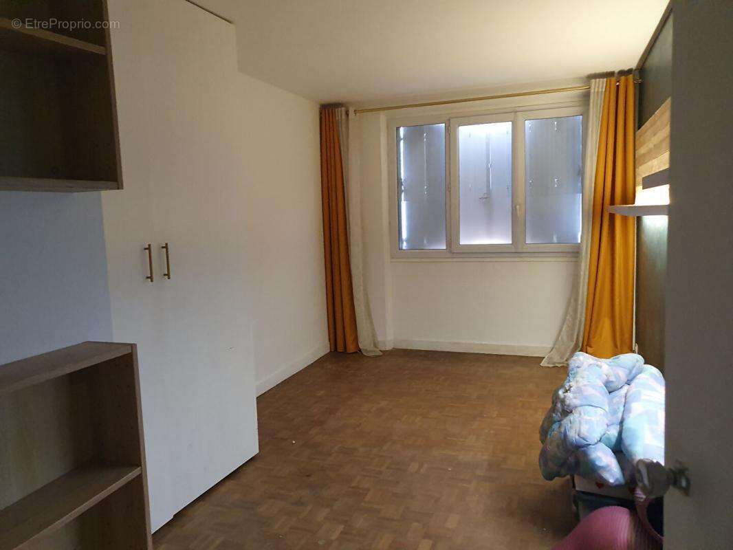 Nantes - CANCLAUX -  Rue de Gigant -Appartement 3 pièces avec cave et stationnement privatif sécurisé - photo 5