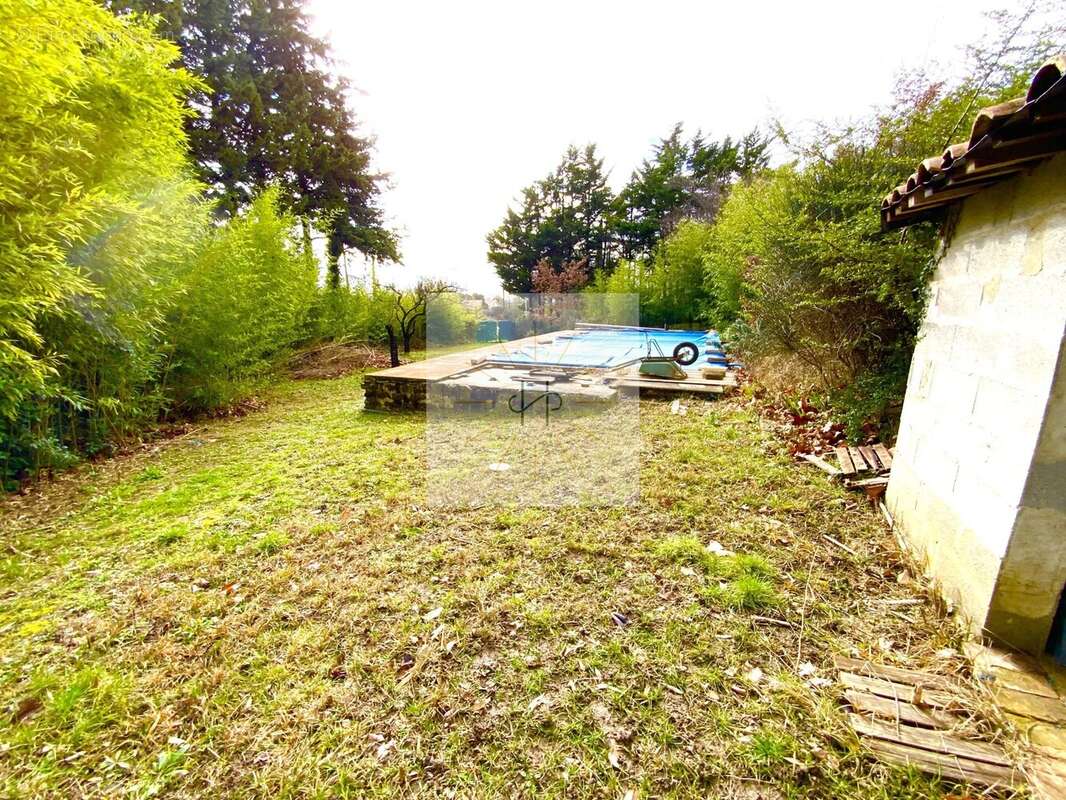 Maison à MONTELIMAR