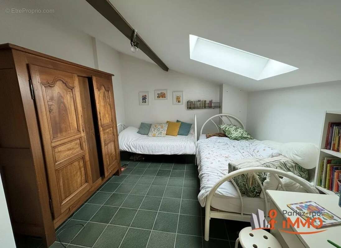 Maison à LA TOUR-EN-JAREZ
