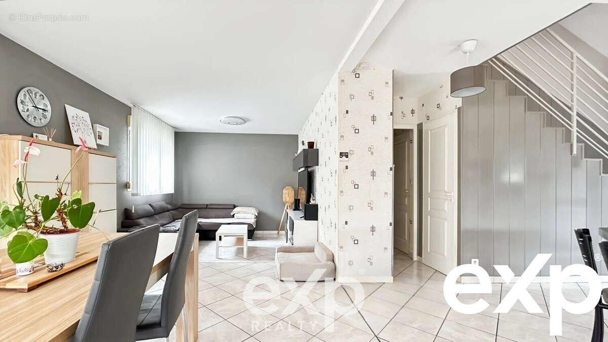 Maison à BOUSSIERES